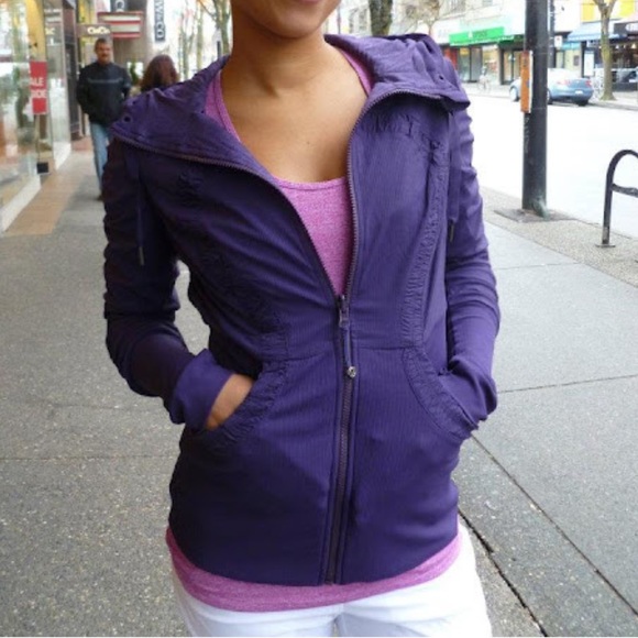 EUC RARE SOLD OUT Lululemon Dance Studio Jacket III in Black Grape - Picture 12 of 12